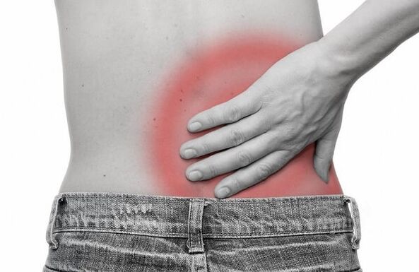sakit belakang bawah akibat osteochondrosis tulang belakang